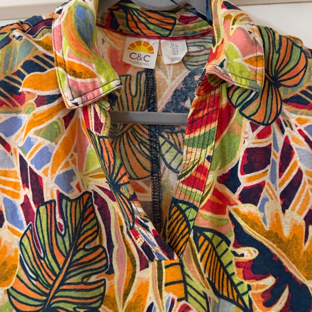 Vibrant Tropical Print Sleeveless Dress - Multi